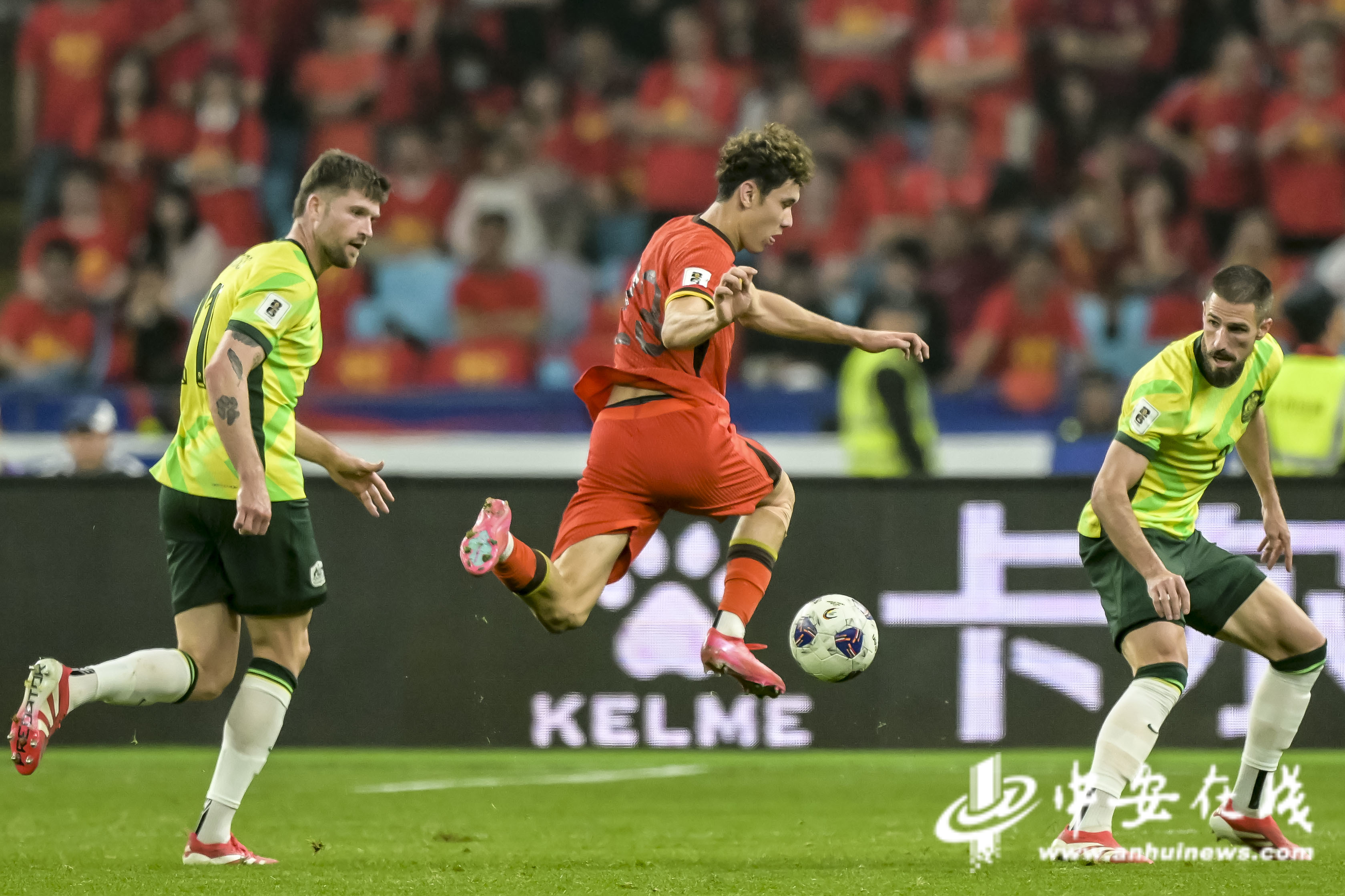 澳大利亚队引发争议!,姆巴佩官方宣布险胜新规全场沸腾不已 澳大利亚队引发争议!,姆巴佩官方宣布险胜新规全场沸腾不已