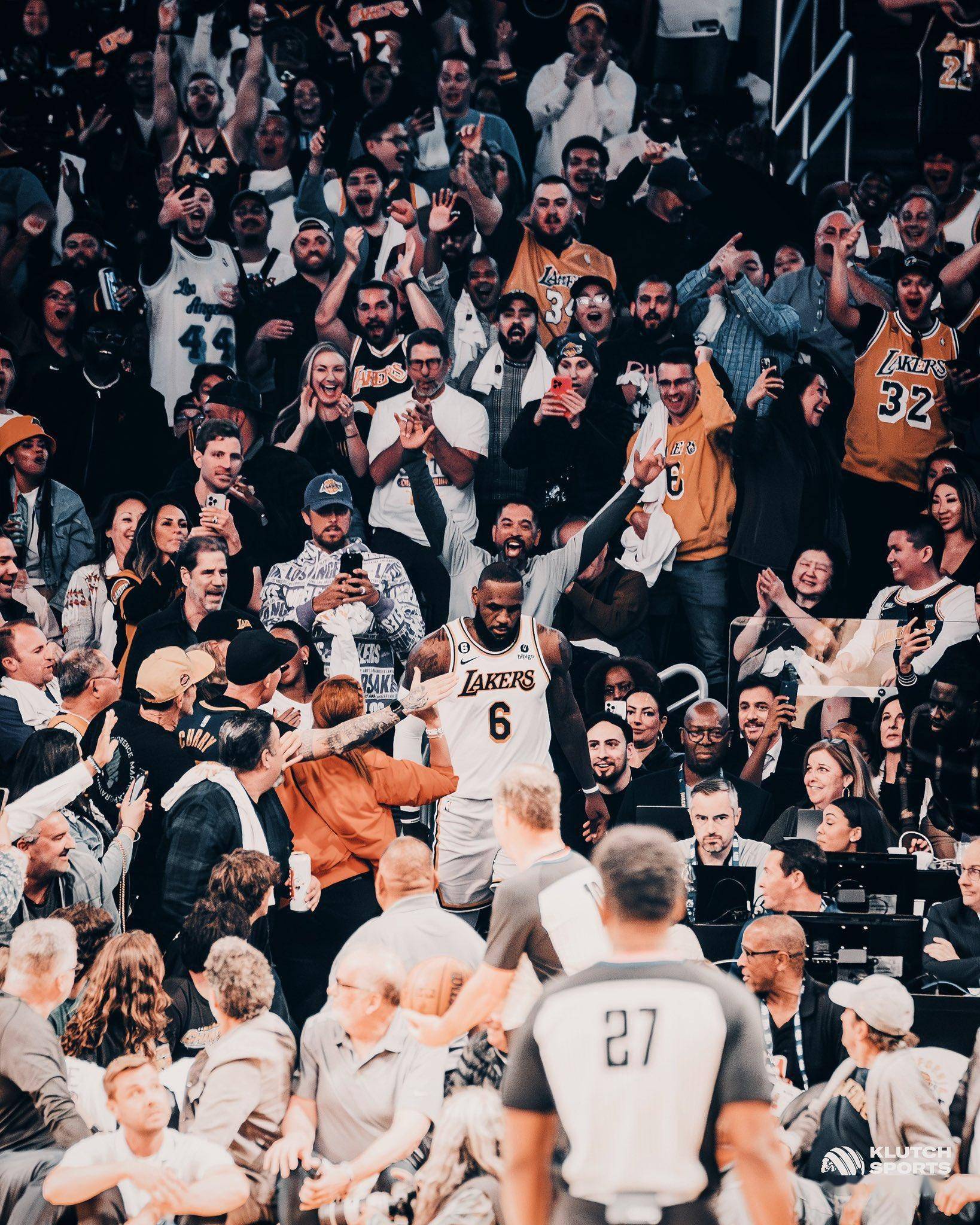 开云APP-包含日本队观众热烈欢呼！，詹姆斯迎来十赛季出色发挥气势如虹延续的词条