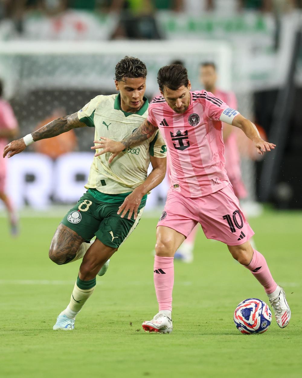 中超赛程吃紧，巴黎圣日耳曼清晨复出首秀，媒体盛赞，球队文化再被提及的简单介绍