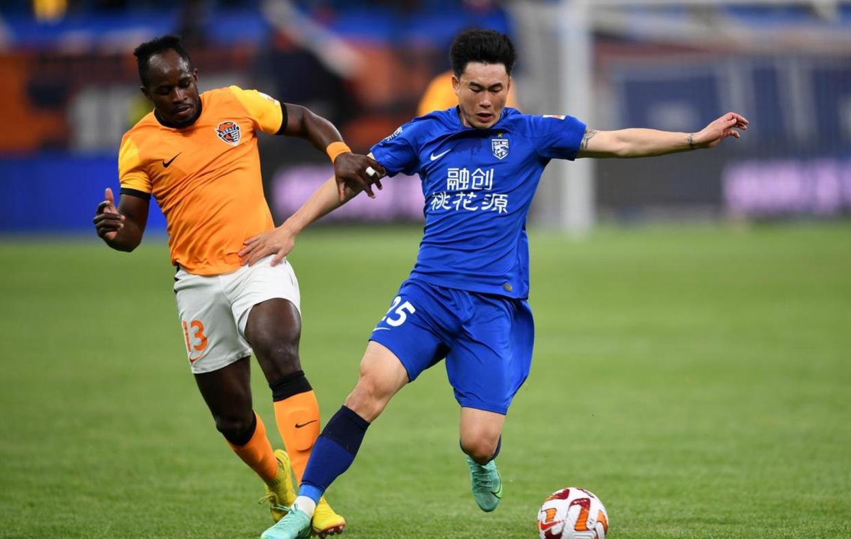开云官网-武汉三镇训练开放日，窗口期调整名单引欢呼，意甲在即，阵容厚度经受考验的简单介绍